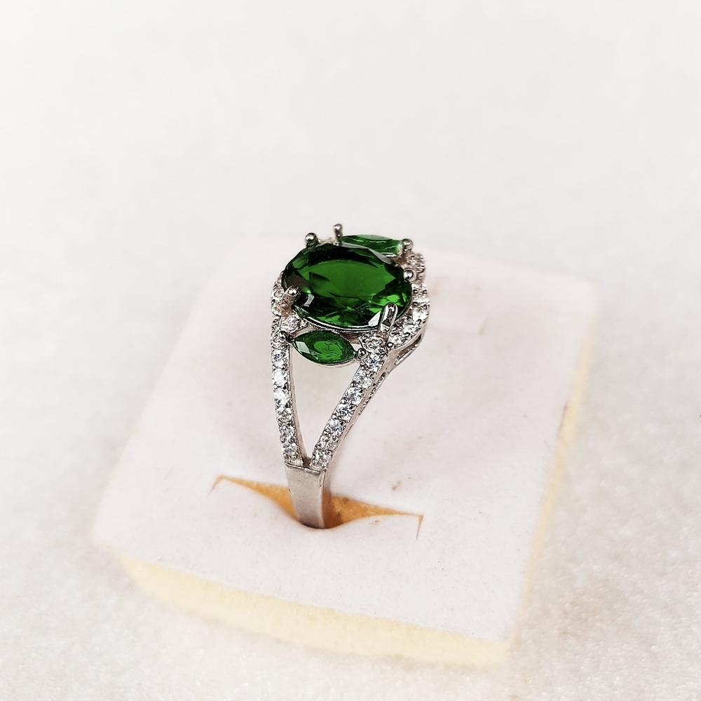 Women's silver ring - Picture 2 of 6